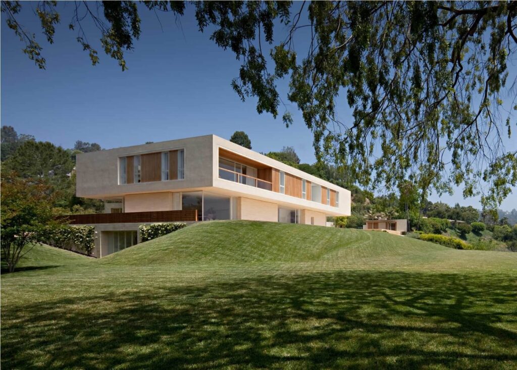 Cryptocurrency for a house? Token-backed down payments are introduced to the property market by Coinbase.